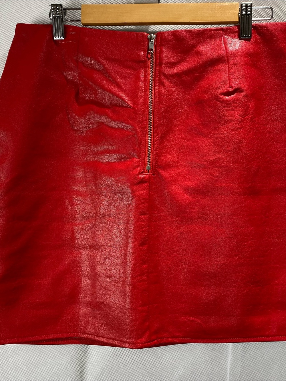 New Faux Leather Straight Mini Skirt Size 10 CherryRed Buckle Details Rocker - Picture 3 of 13